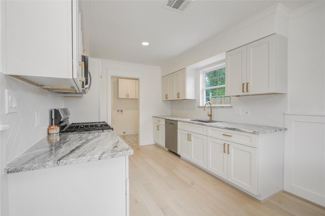 9822 Thorn Street, Houston, TX 77078