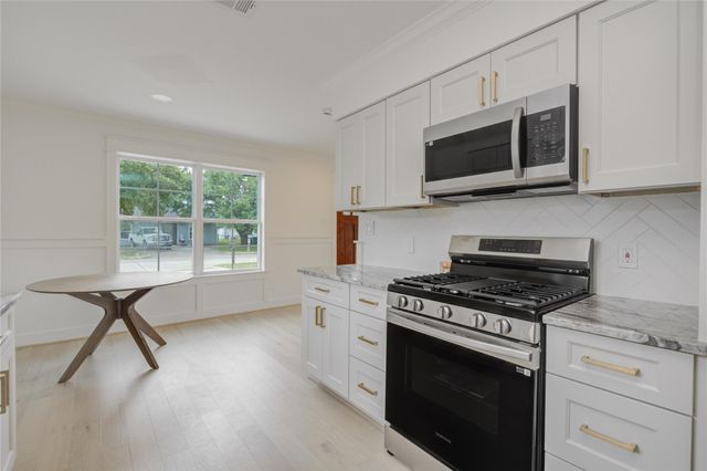 9822 Thorn Street, Houston, TX 77078