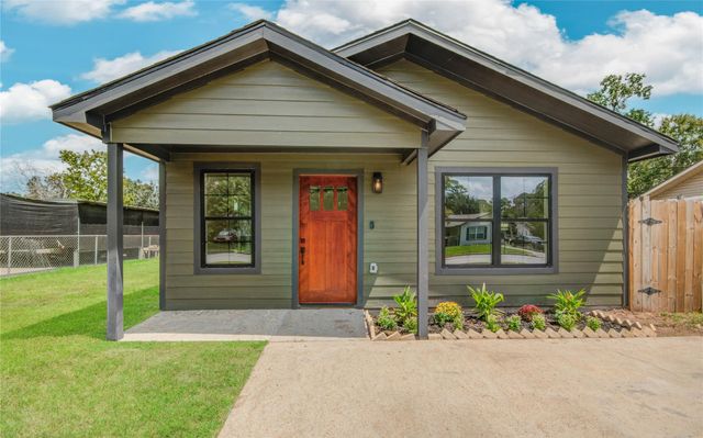 9822 Thorn Street, Houston, TX 77078