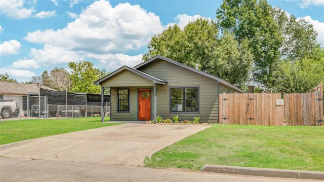 9822 Thorn Street, Houston, TX 77078