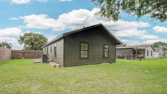9822 Thorn Street, Houston, TX 77078