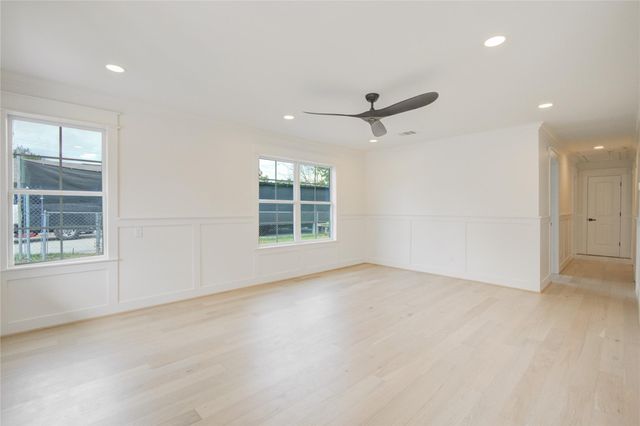 9822 Thorn Street, Houston, TX 77078