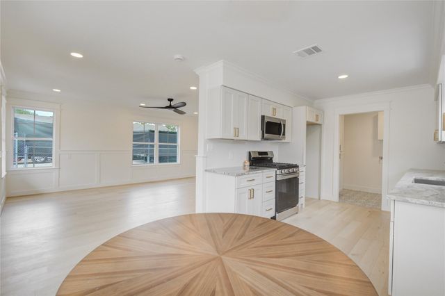 9822 Thorn Street, Houston, TX 77078
