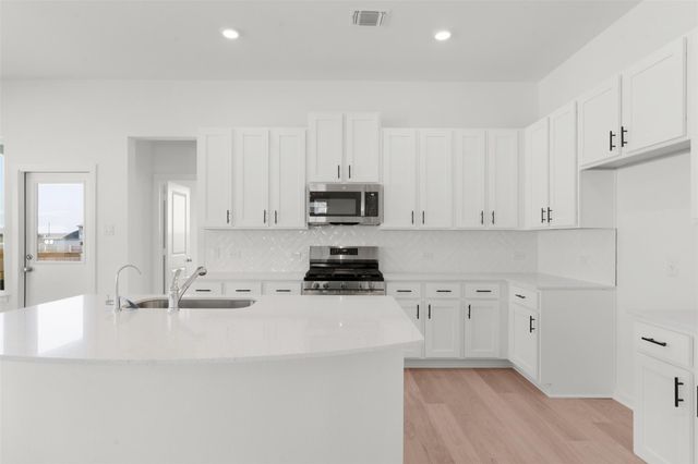 25601 Flora Bella LN, Elgin, TX 78621