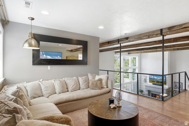 2176 W LEGEND CREEK CT, South Jordan, UT 84095