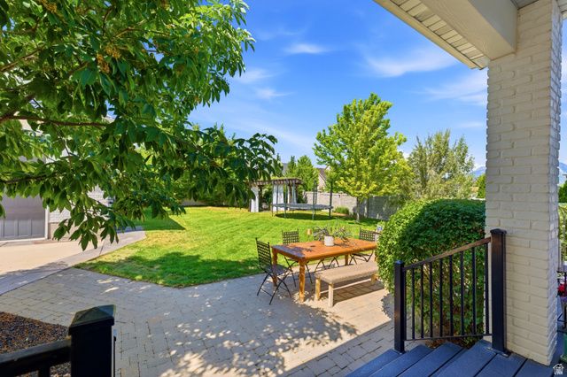 2176 W LEGEND CREEK CT, South Jordan, UT 84095