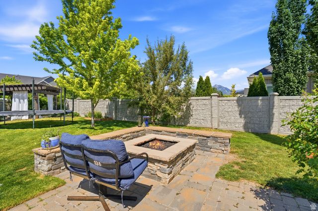 2176 W LEGEND CREEK CT, South Jordan, UT 84095