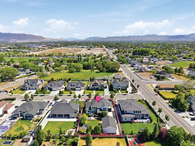2176 W LEGEND CREEK CT, South Jordan, UT 84095