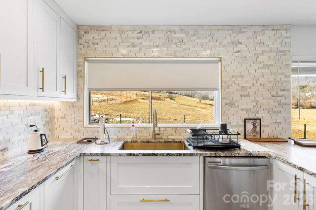 14 Selway Drive, Candler, NC 28715