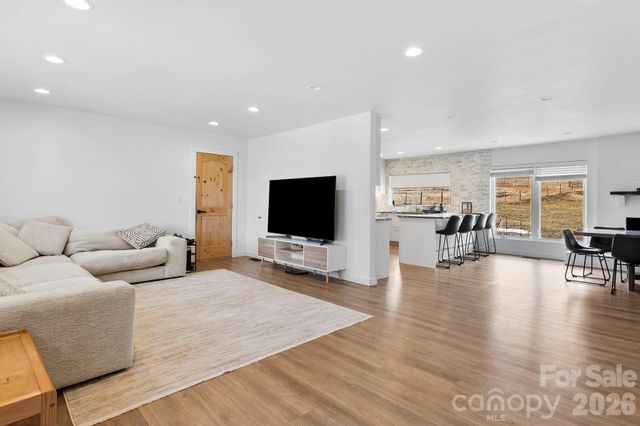 14 Selway Drive, Candler, NC 28715