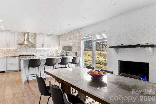 14 Selway Drive, Candler, NC 28715