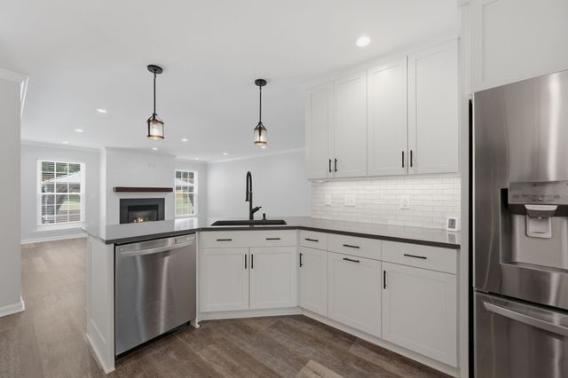 2979 Burtonwood Dr, Spring Hill, TN 37174