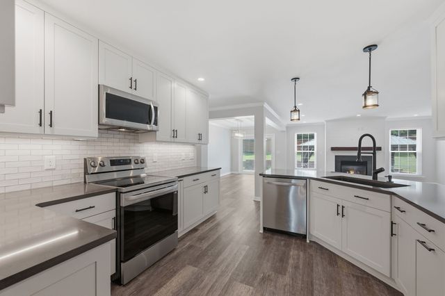 2979 Burtonwood Dr, Spring Hill, TN 37174