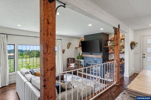16058 Stormy Dr, Silverton, OR 97381