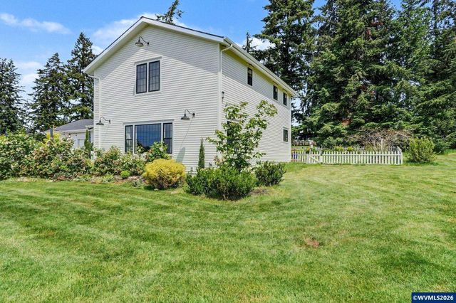 16058 Stormy Dr, Silverton, OR 97381