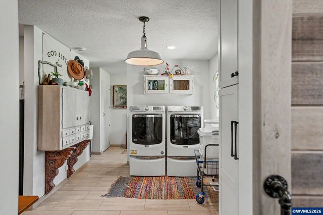 16058 Stormy Dr, Silverton, OR 97381