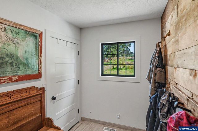 16058 Stormy Dr, Silverton, OR 97381