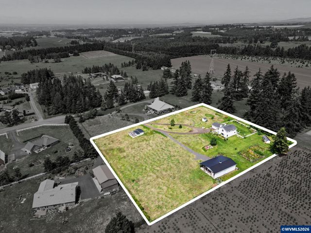 16058 Stormy Dr, Silverton, OR 97381