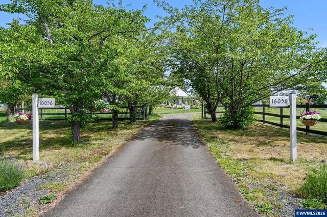 16058 Stormy Dr, Silverton, OR 97381
