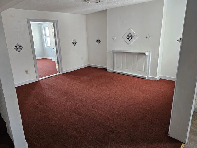 38 Union B, Lowell, MA 01852