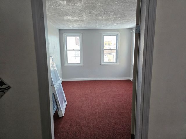 38 Union B, Lowell, MA 01852