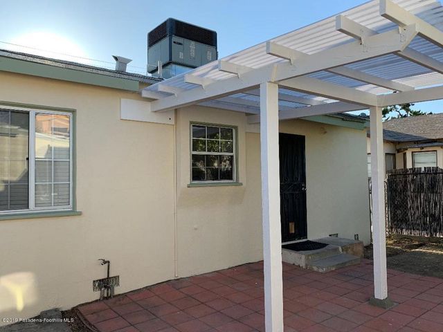 10526 Langmuir Avenue, Sunland, CA 91040