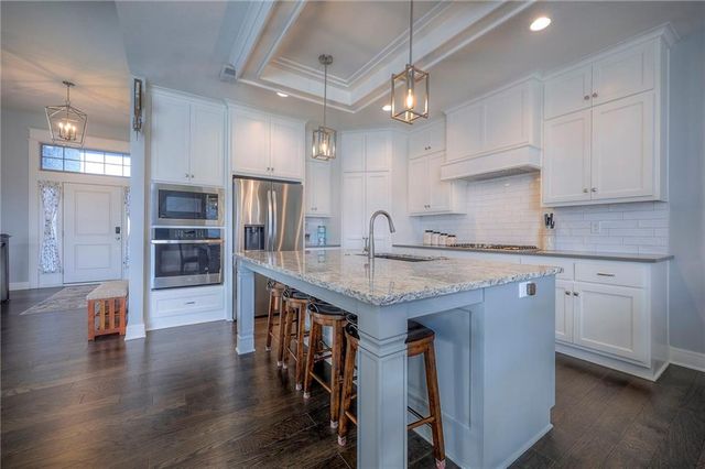 21739 W 116th Terrace, Olathe, KS 66061