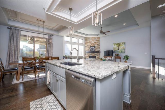 21739 W 116th Terrace, Olathe, KS 66061