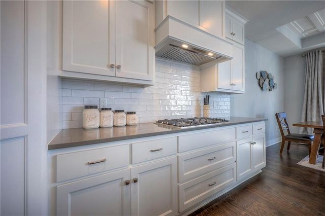 21739 W 116th Terrace, Olathe, KS 66061