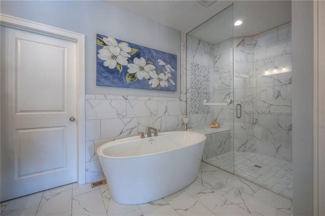 21739 W 116th Terrace, Olathe, KS 66061