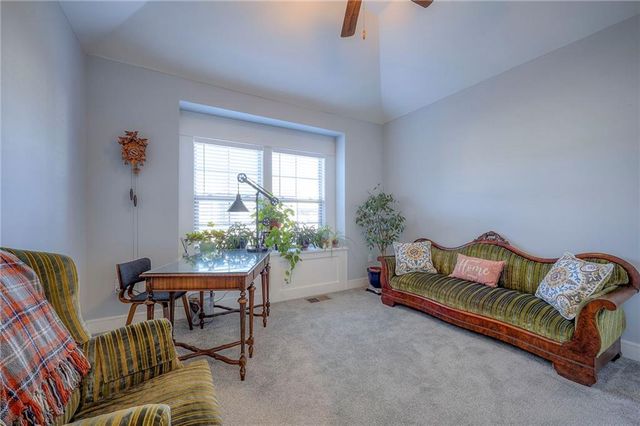 21739 W 116th Terrace, Olathe, KS 66061