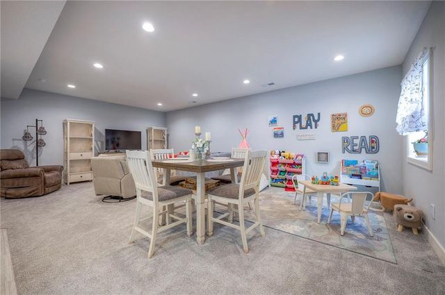 21739 W 116th Terrace, Olathe, KS 66061