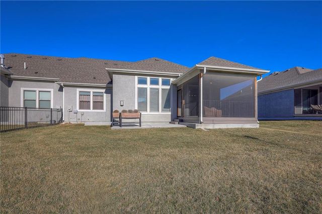 21739 W 116th Terrace, Olathe, KS 66061