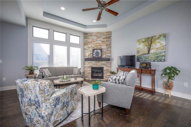 21739 W 116th Terrace, Olathe, KS 66061