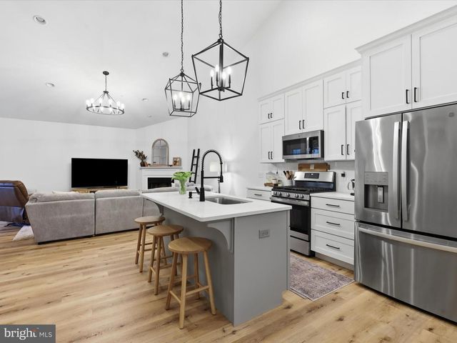 3003 MORNING THISTLE CT, East Petersburg, PA 17520