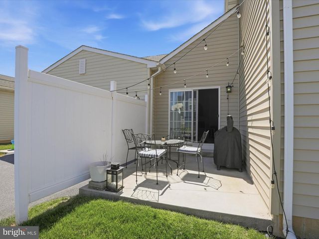 3003 MORNING THISTLE CT, East Petersburg, PA 17520