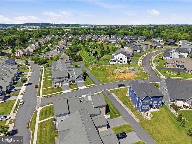 3003 MORNING THISTLE CT, East Petersburg, PA 17520