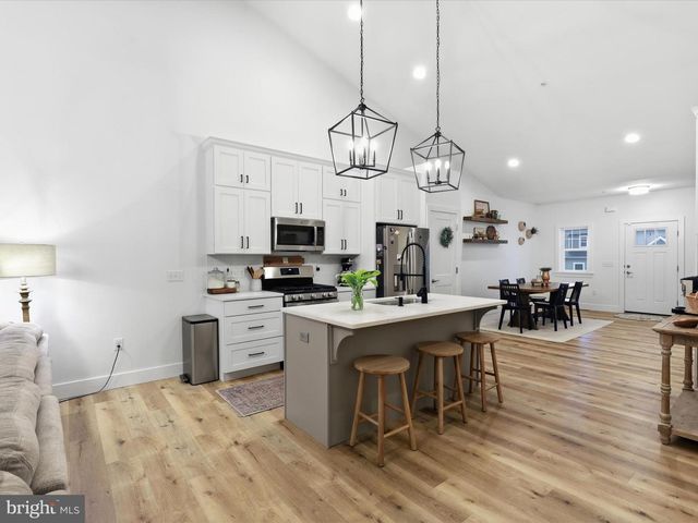 3003 MORNING THISTLE CT, East Petersburg, PA 17520