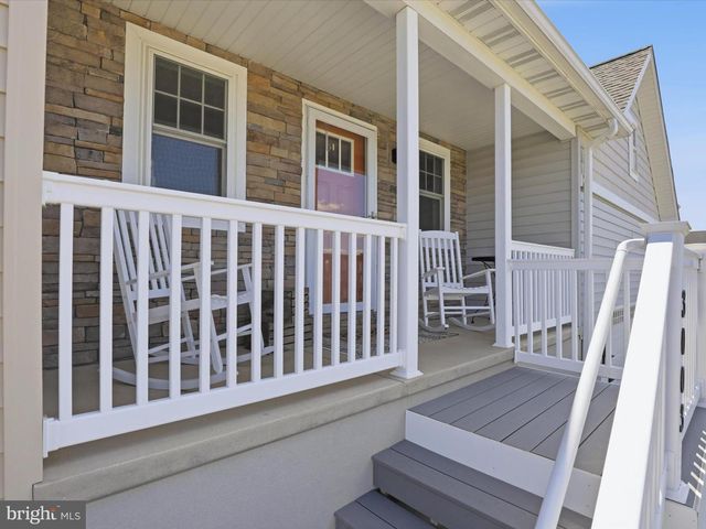 3003 MORNING THISTLE CT, East Petersburg, PA 17520