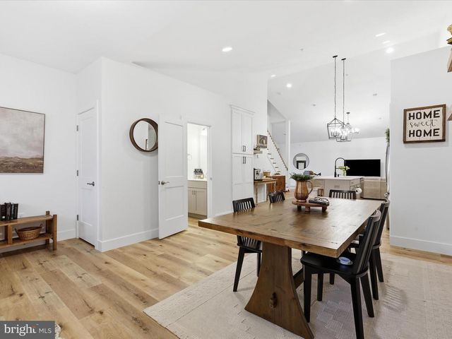 3003 MORNING THISTLE CT, East Petersburg, PA 17520