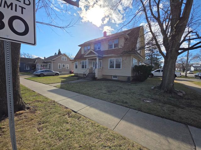 674 N Liberty Street, Elgin, IL 60120