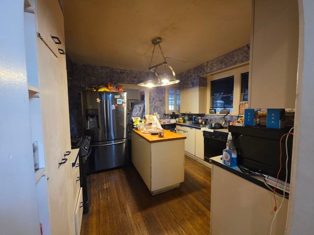 674 N Liberty Street, Elgin, IL 60120