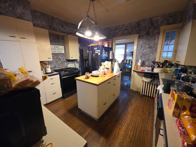 674 N Liberty Street, Elgin, IL 60120