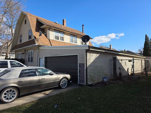 674 N Liberty Street, Elgin, IL 60120