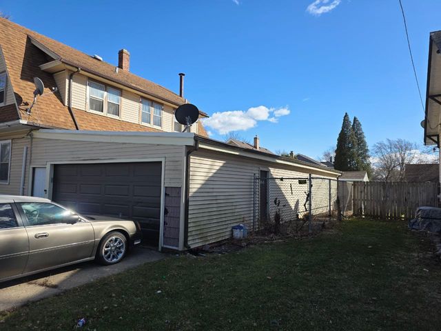 674 N Liberty Street, Elgin, IL 60120