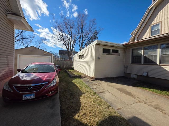 674 N Liberty Street, Elgin, IL 60120