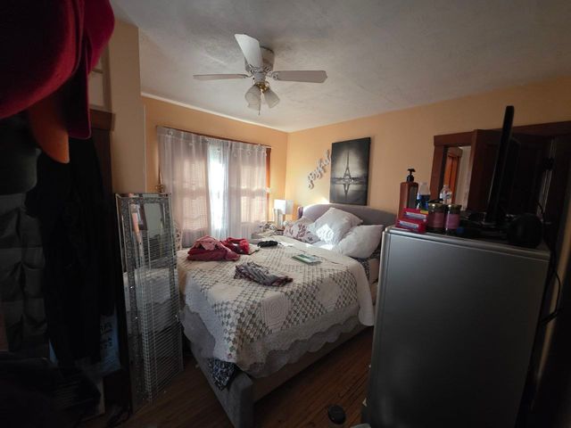 674 N Liberty Street, Elgin, IL 60120