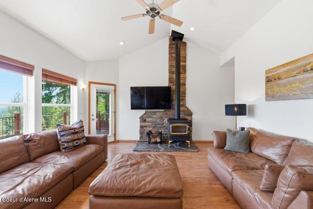 23216 N Teddy LOOP, Rathdrum, ID 83858
