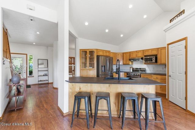 23216 N Teddy LOOP, Rathdrum, ID 83858