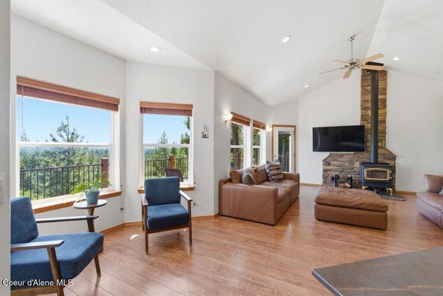 23216 N Teddy LOOP, Rathdrum, ID 83858